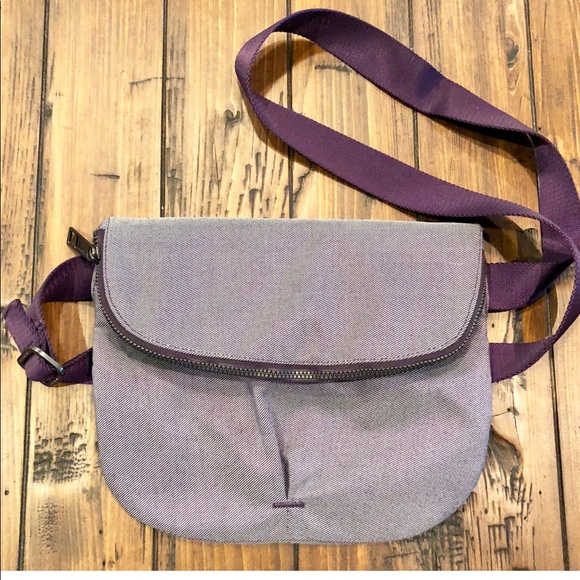 lululemon athletica Handbags - Lululemon festival purse